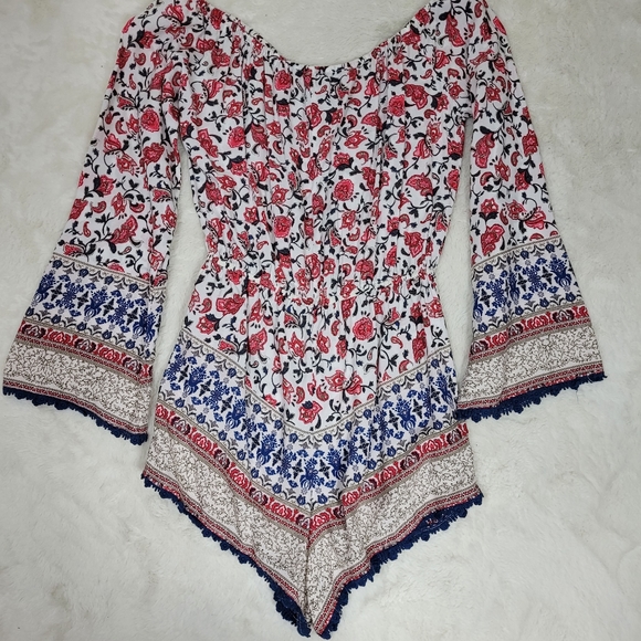 Forever 21 boho style romper with tassle pockets and crochet detail - Picture 3 of 11